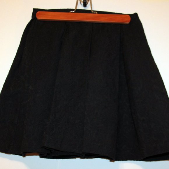 1/2 PRICE MARKDOWN! Zara Trafaluc Pleated Jacquard Miniskirt Size S - Picture 2 of 4